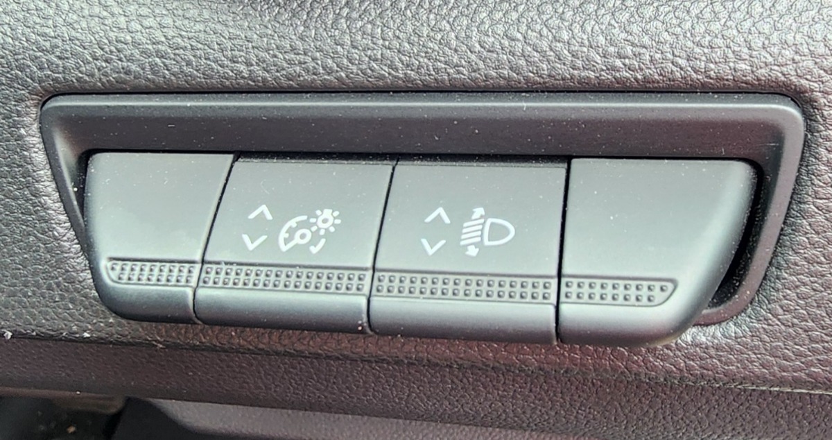 TRAFFIC HEADLIGHT ADJUST SWITCH PANEL