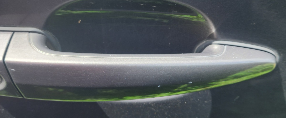 E87 RIGHT FRONT HANDLE