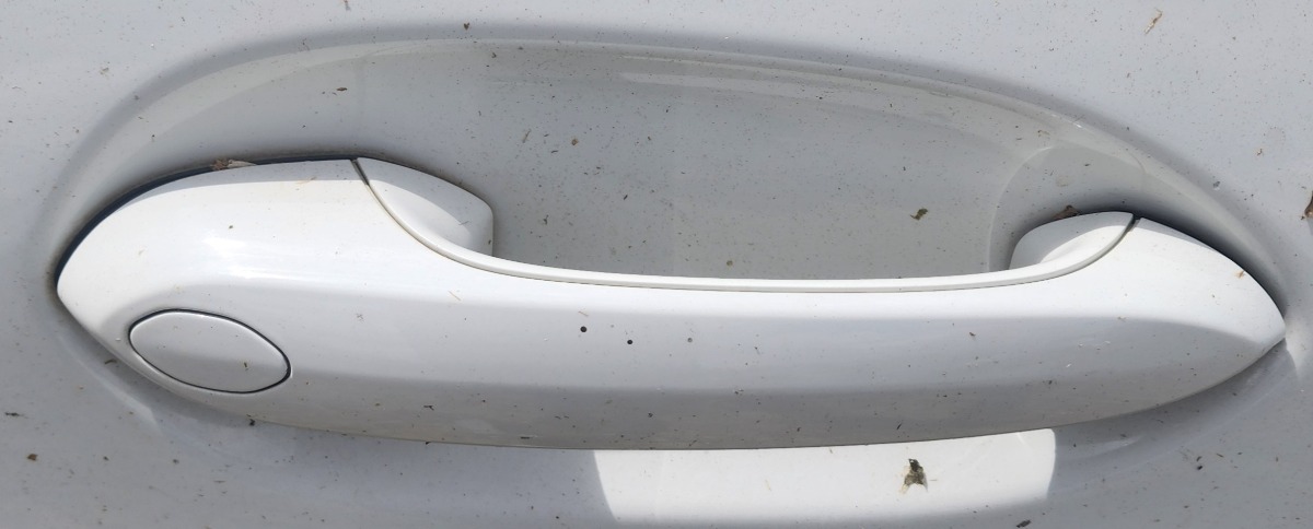 F44 RIGHT FRONT HANDLE