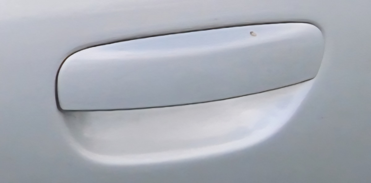 A4 B7 LEFT DOOR HANDLE