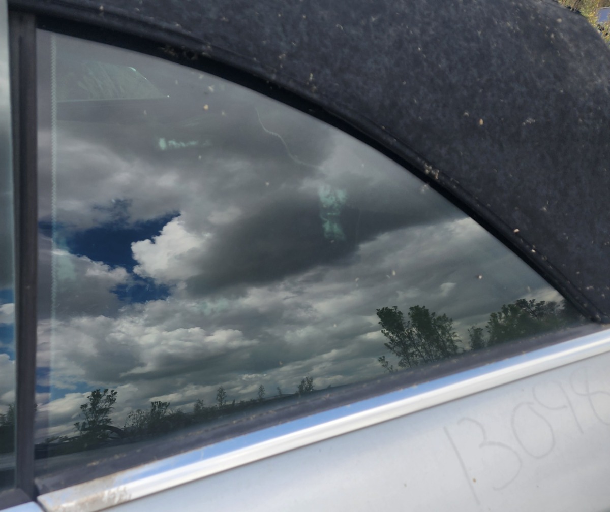 A4 B7 CABRIO LEFT REAR QUARTER GLASS