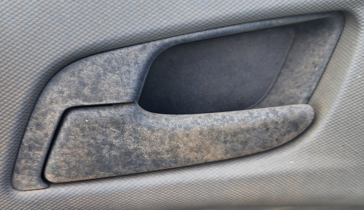 SONIC SEDAN LEFT FRONT INNER HANDLE