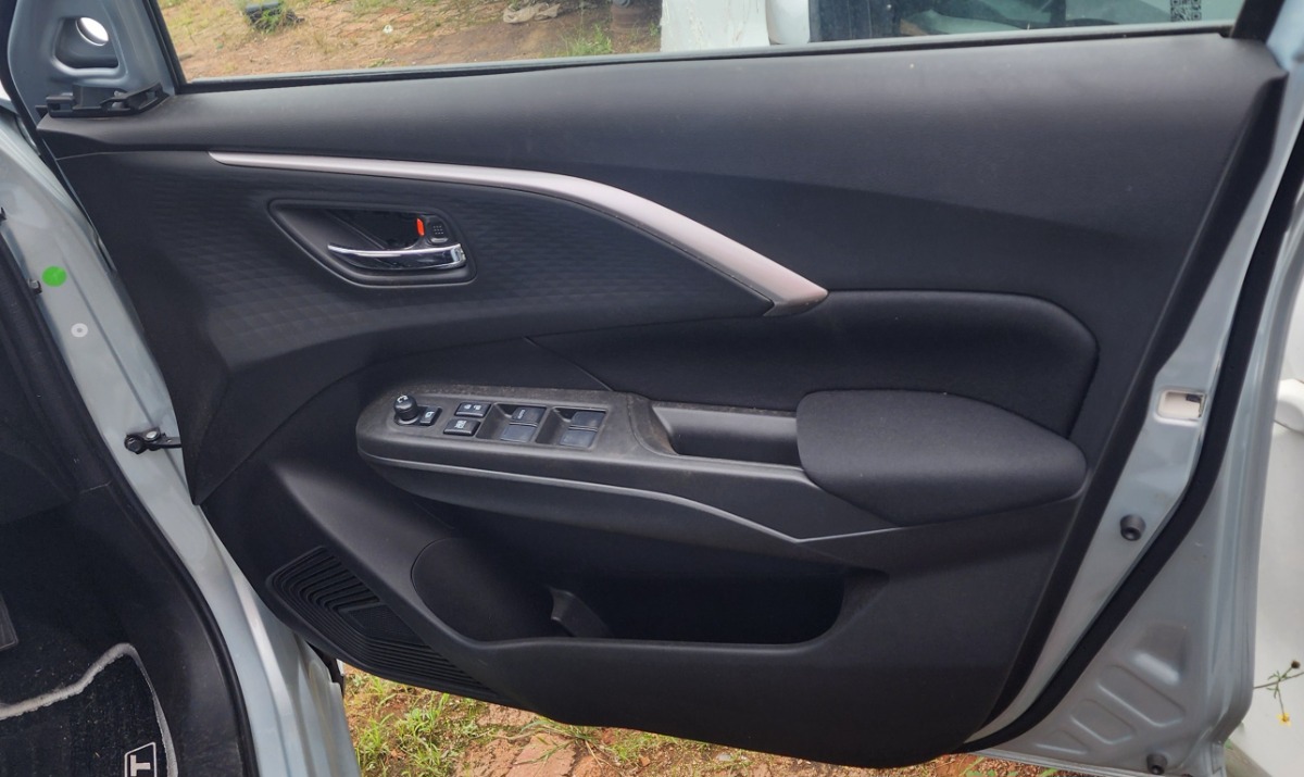 SWIFT RIGHT FRONT DOOR PANEL