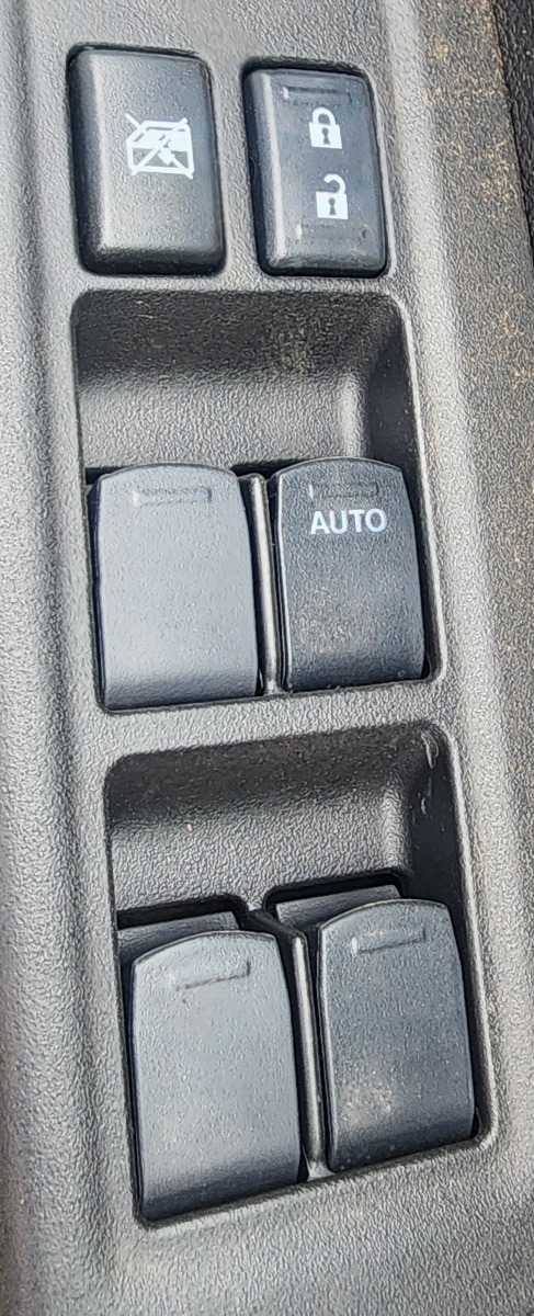SWIFT DRIVER WINDOW SWITCH