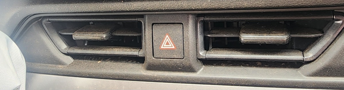 SWIFT CENTRE DASH VENT