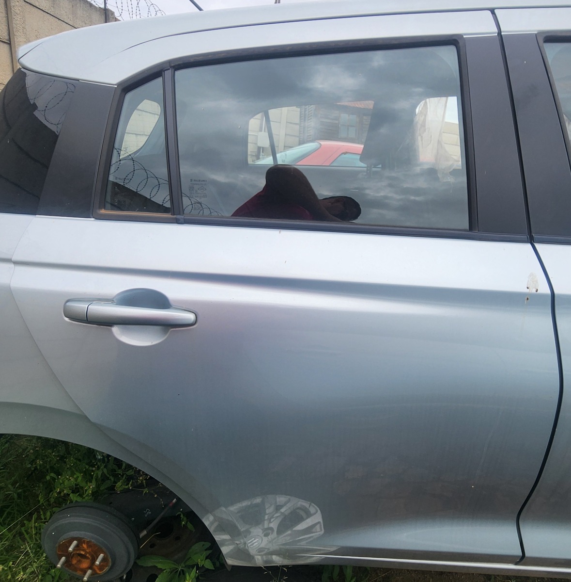 SWIFT RIGHT REAR DOOR (SHELL)