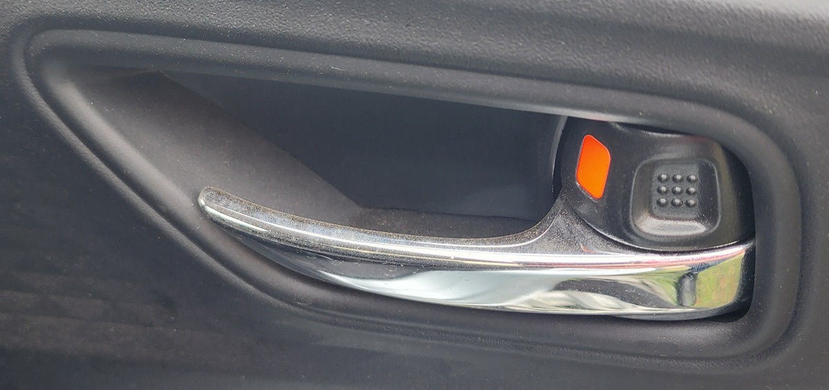 SWIFT RIGHT REAR INNER HANDLE