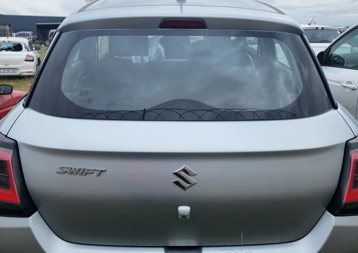 SWIFT TAILGATE (SHELL)