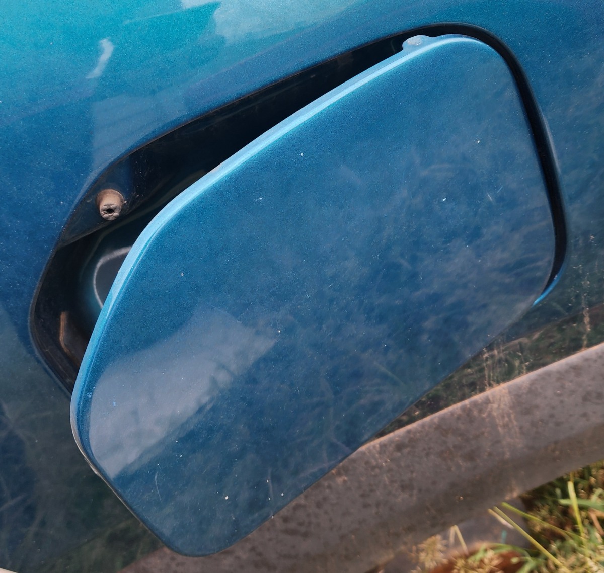 KWID FUEL FLAP