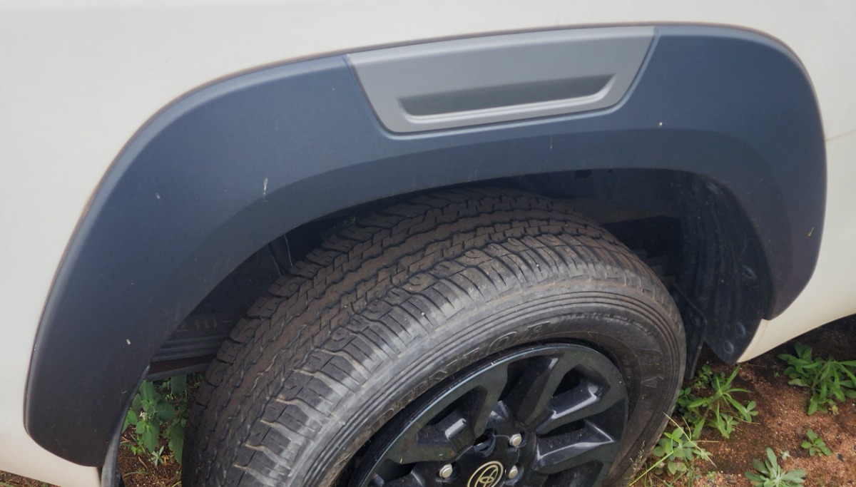 HILUX GD RIGHT REAR WHEEL ARCH