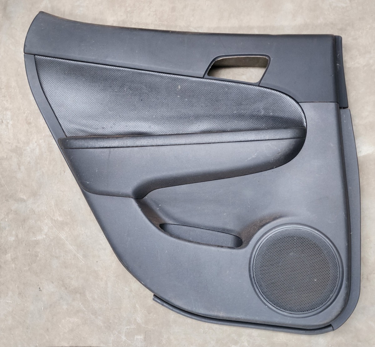 I30 LEFT REAR DOOR PANEL