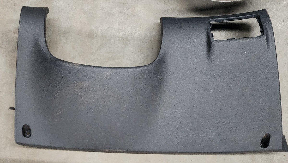 I30 RIGHT LOWER DASH COVER