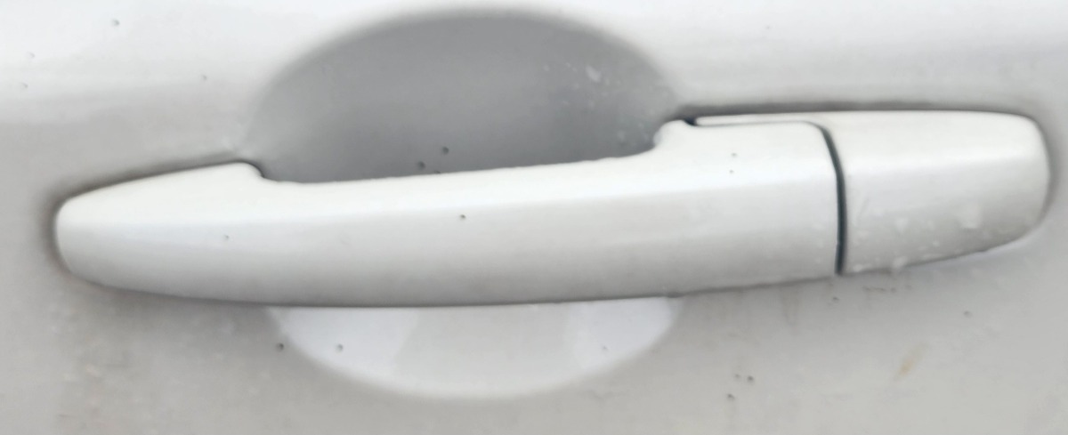 SWIFT LEFT REAR DOOR HANDLE