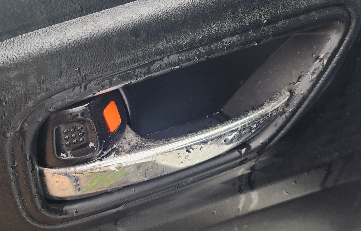 SWIFT LEFT REAR INNER HANDLE