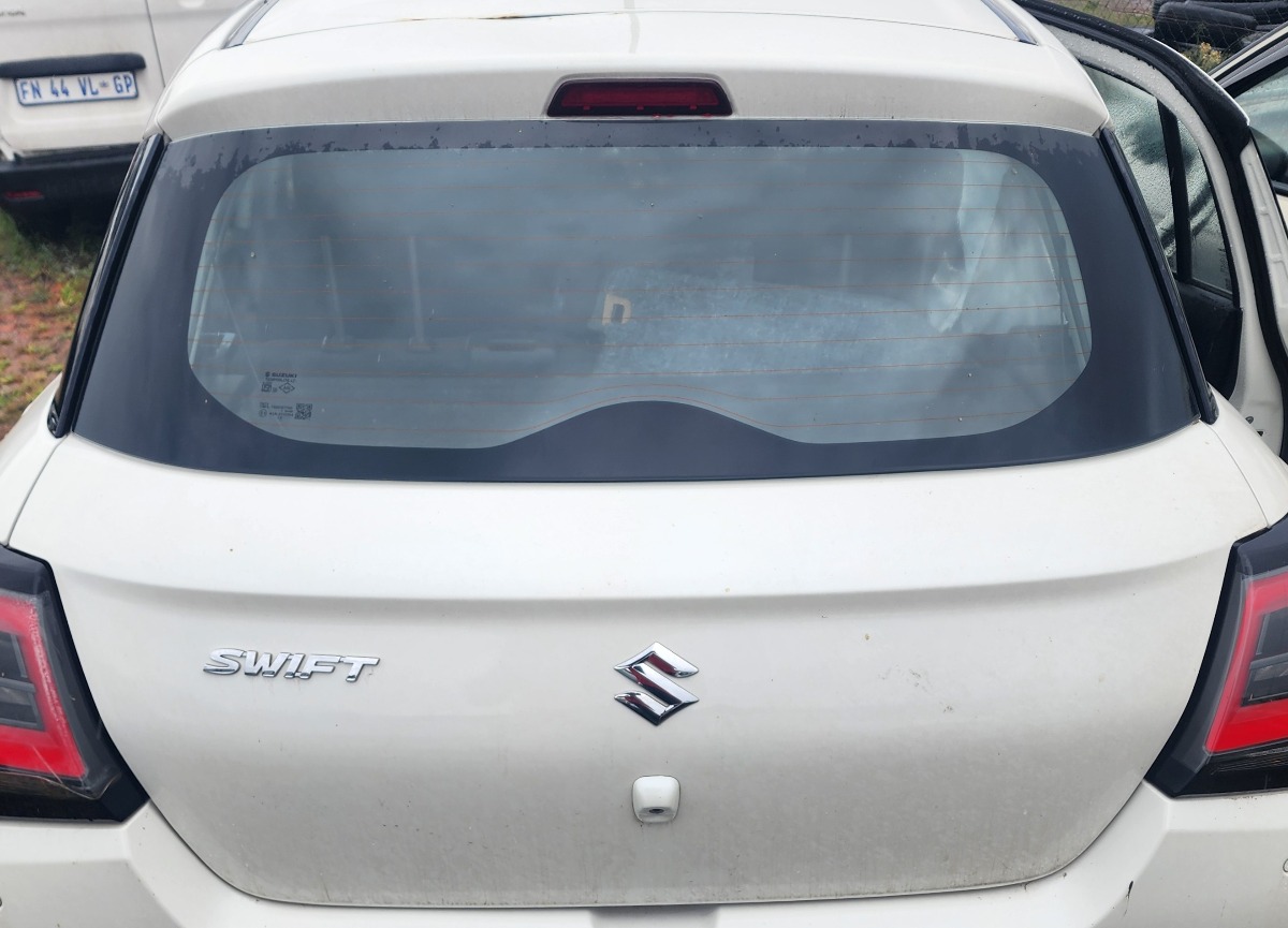 SWIFT TAILGATE