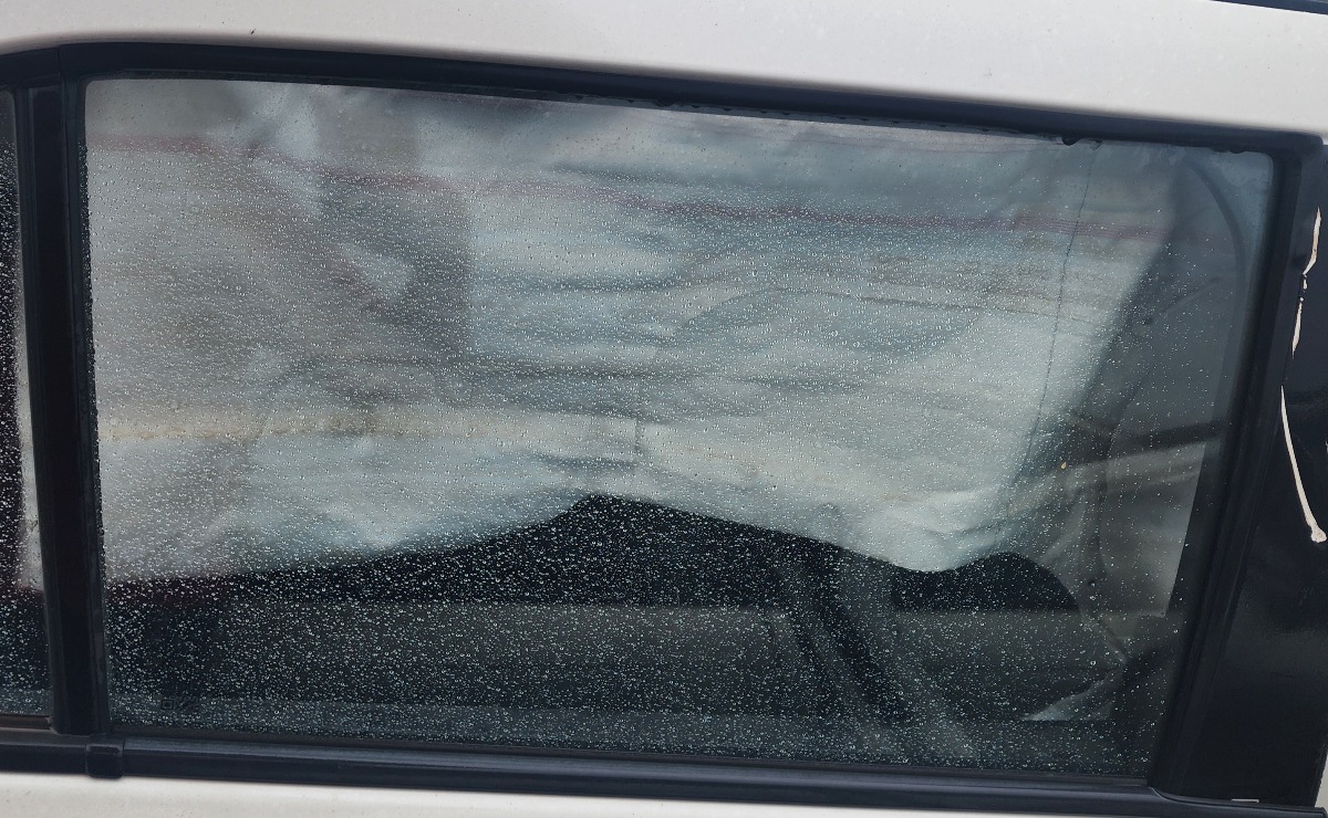 SWIFT RIGHT REAR DOOR GLASS