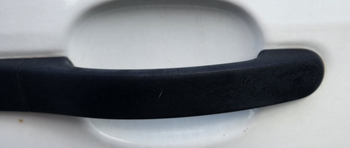 FIGO RIGHT REAR HANDLE