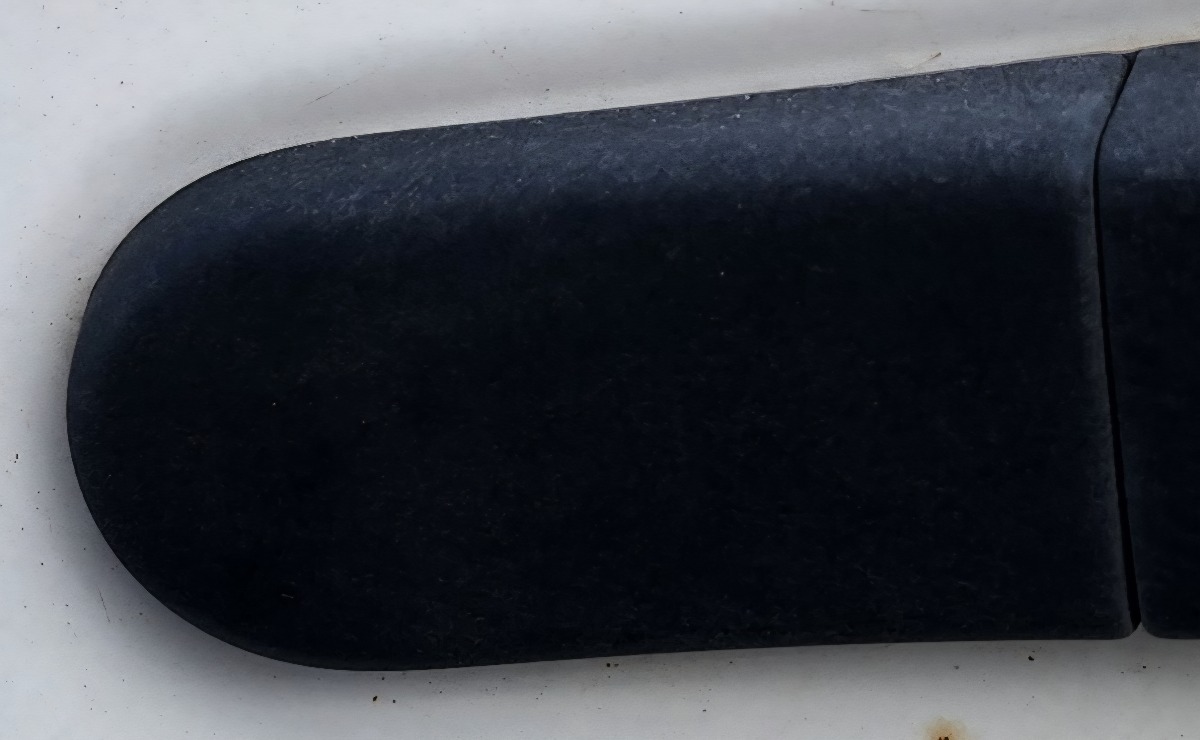 FIGO RIGHT REAR HANDLE END PIECE