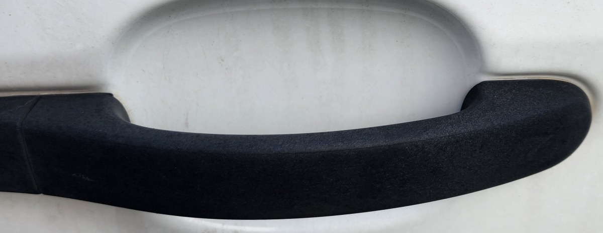 FIGO RIGHT FRONT HANDLE