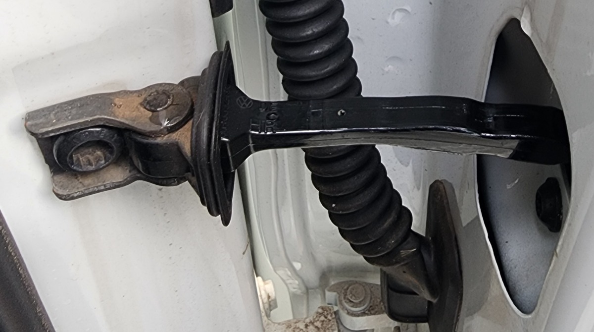 POLO MK2 VIVO RIGHT REAR DOOR STOP