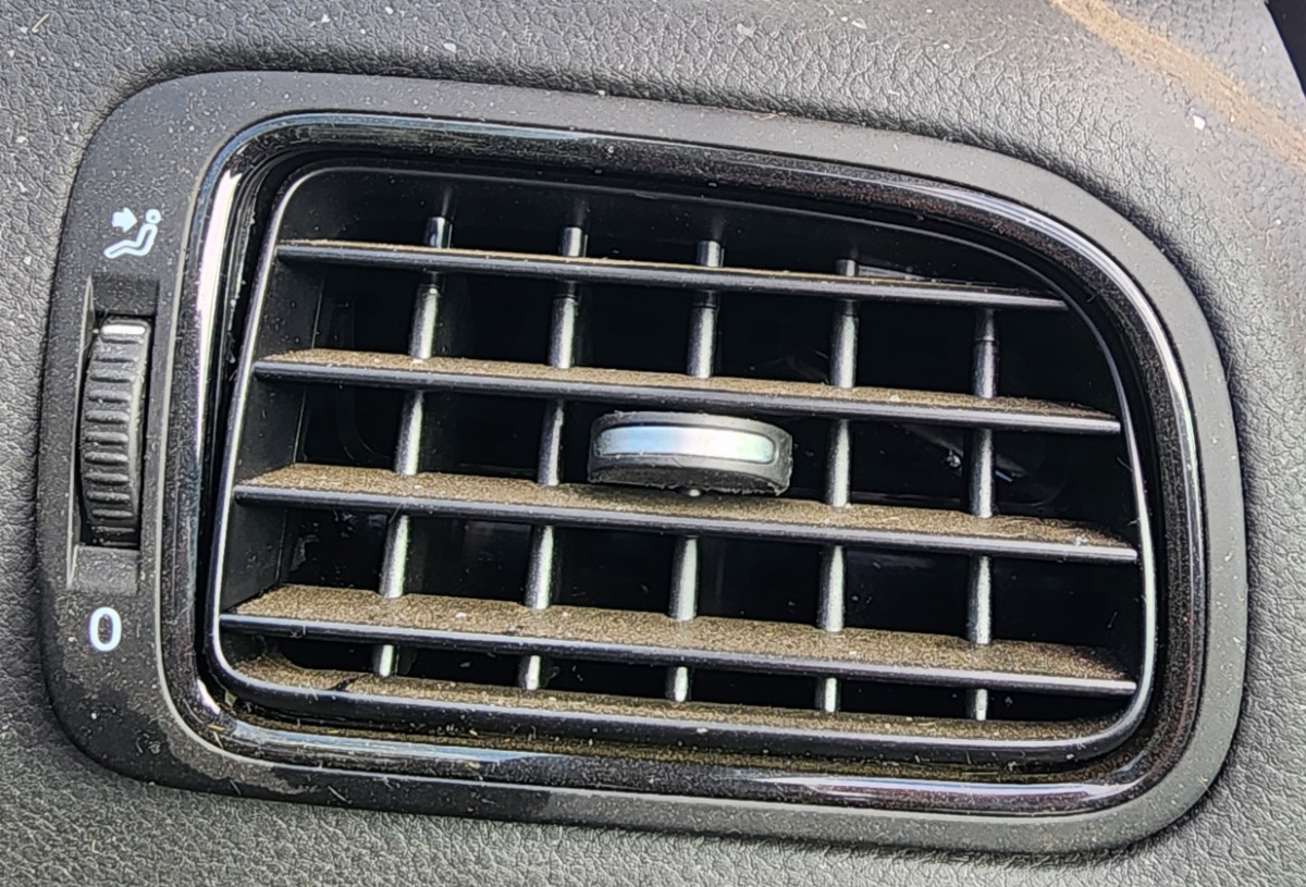 POLO MK2 VIVO RIGHT DASH VENT