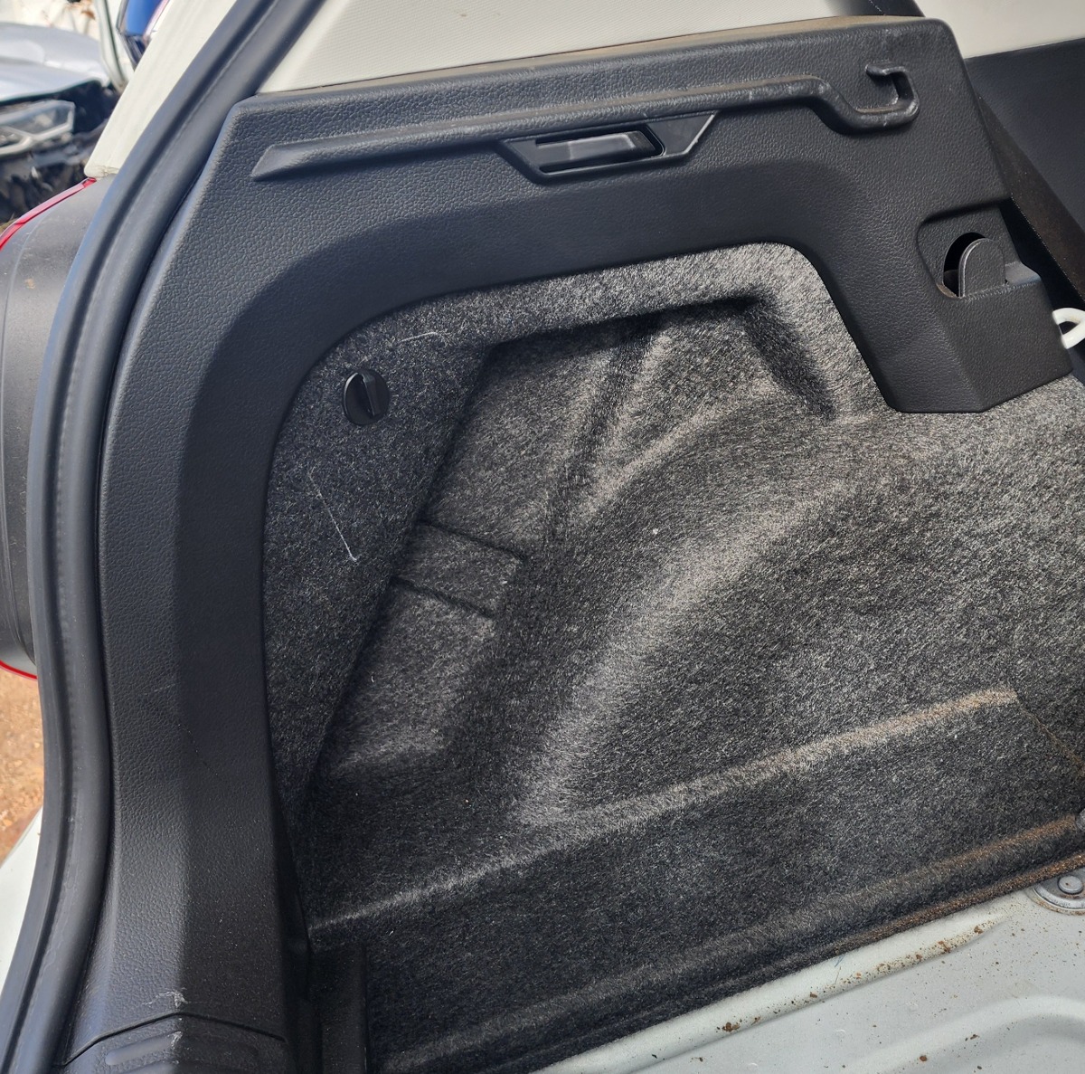 POLO MK2 VIVO LEFT REAR SUPPORT ELEMENT