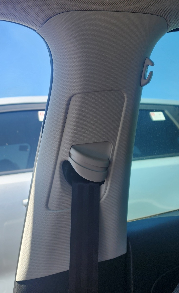 POLO MK2 VIVO RIGHT UPPER B-PILLAR TRIM
