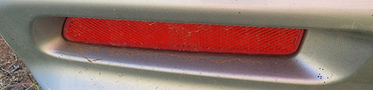 SWIFT LEFT REAR REFLECTOR