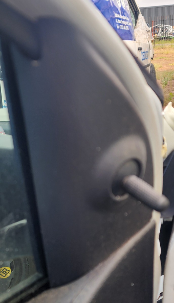 POLO MK2 VIVO LEFT INNER MIRROR COVER