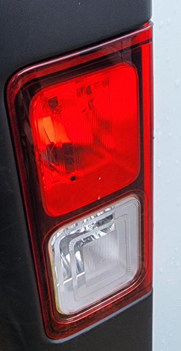 TRAFFIC LEFT LOWER TAILLIGHT