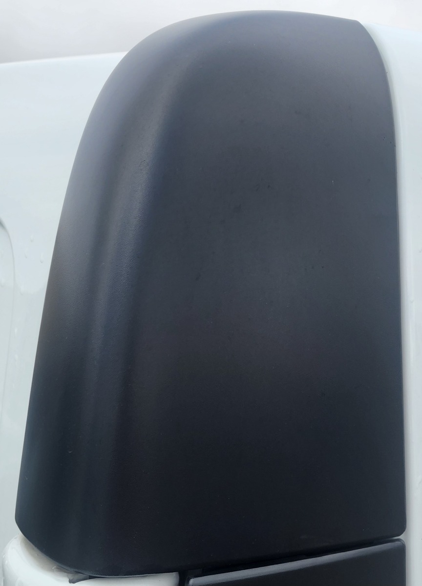 TRAFFIC RIGHT REAR UPPER TRIM