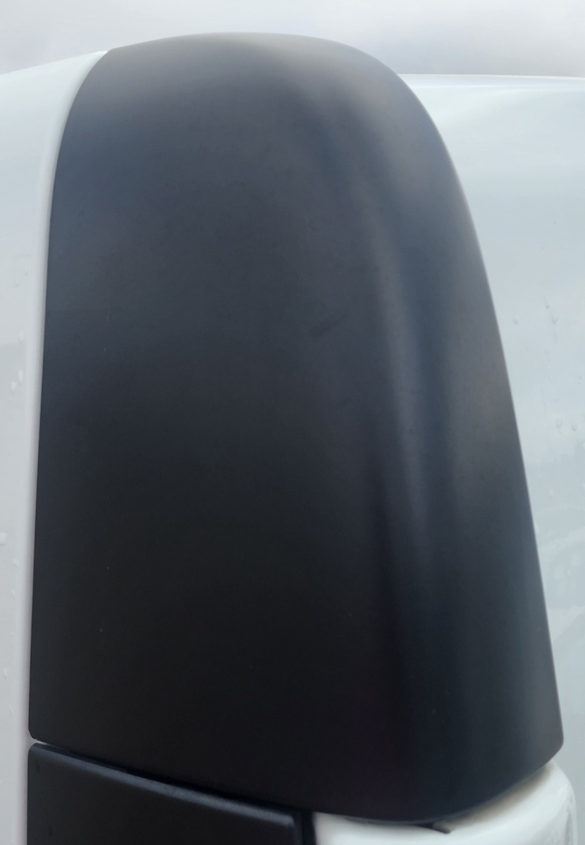 TRAFFIC LEFT REAR UPPER TRIM