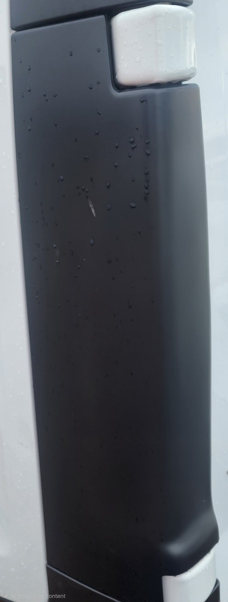 TRAFFIC LEFT TAILLIGHT TRIM