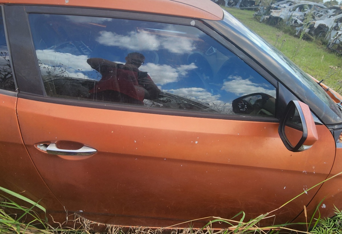 VELOSTER RIGHT DOOR (SHELL)