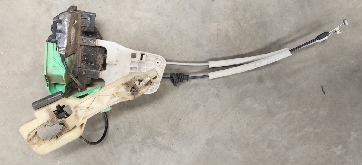 I30 LEFT REAR DOOR LOCK