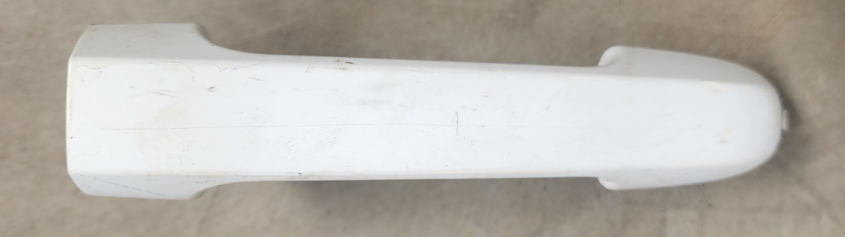 I30 RIGHT REAR HANDLE