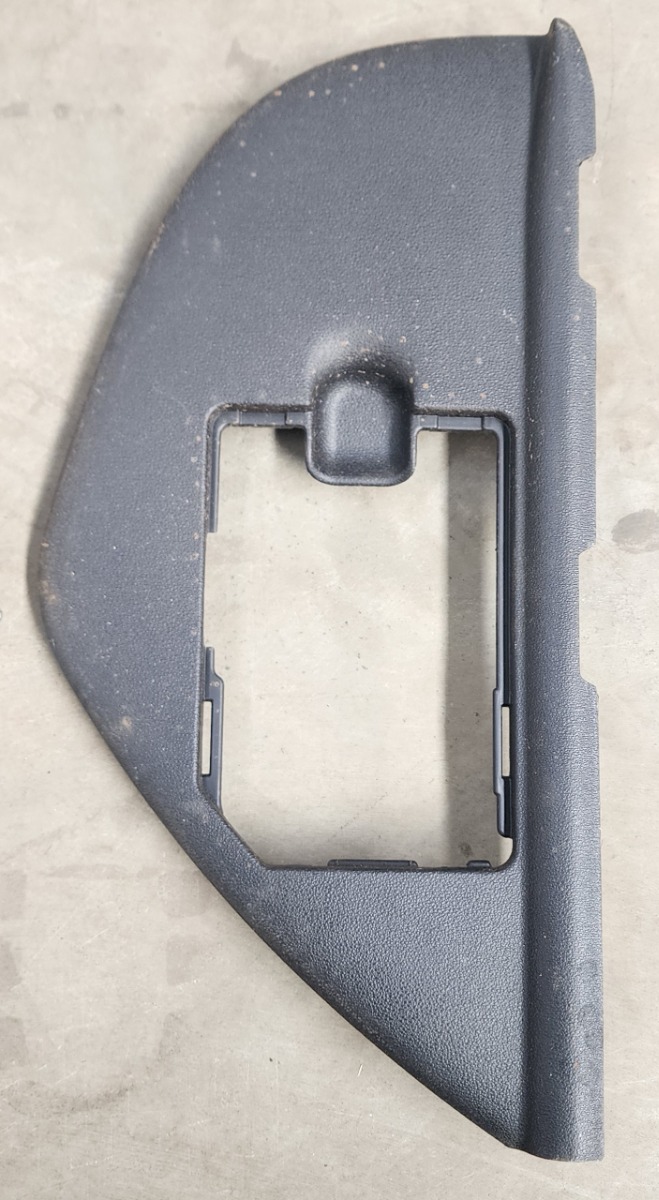 I30 RIGHT DASH COVER