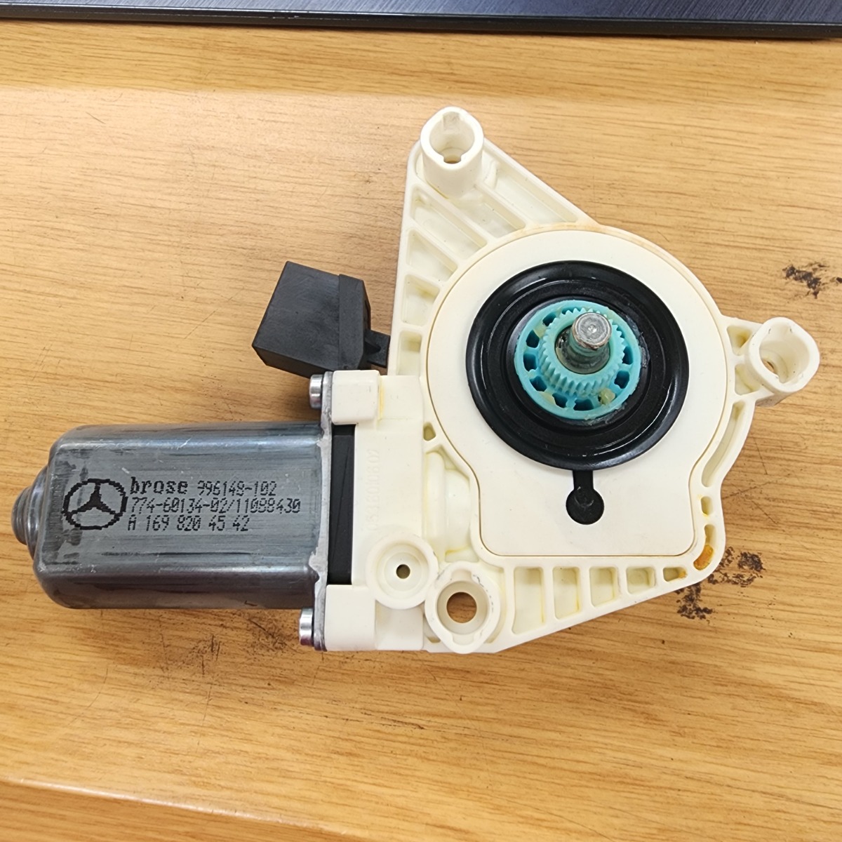 W169 LEFT REAR WINDOW MOTOR
