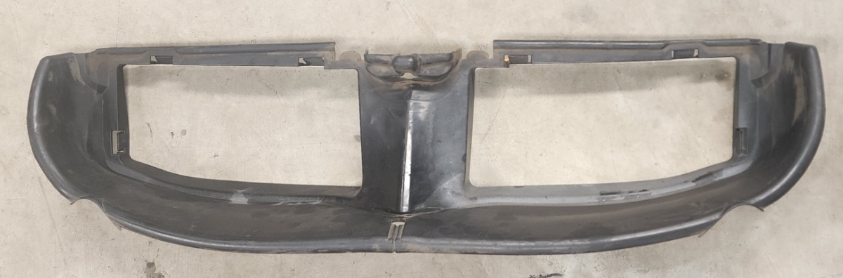 E90 CENTRE GRILL AIR VENT
