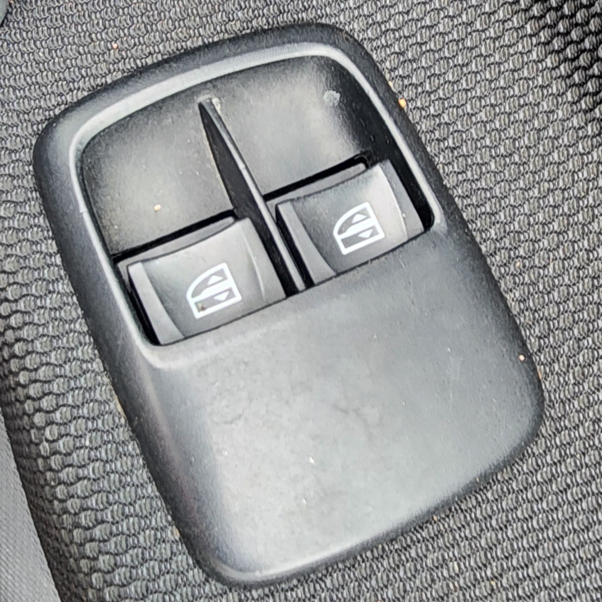 4FOUR RIGHT FRONT WINDOW SWITCH