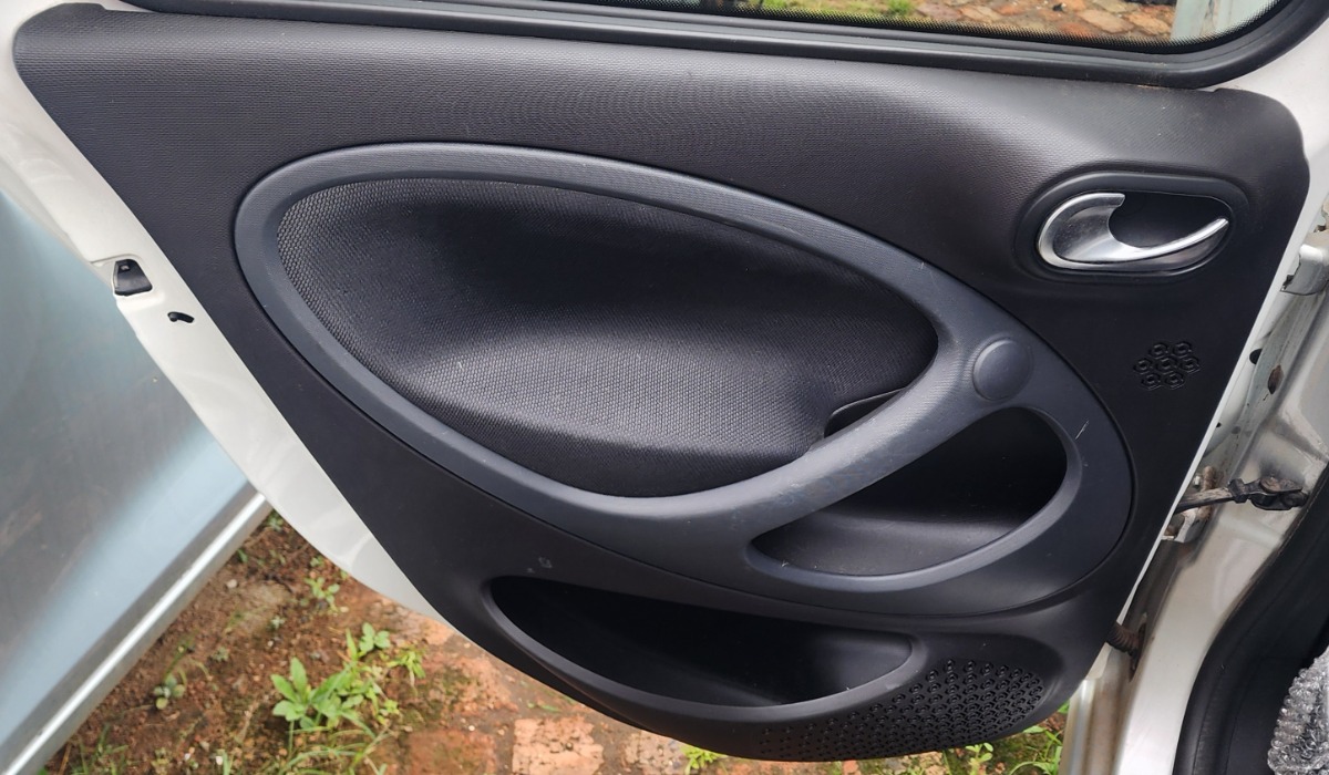 4FOUR LEFT REAR DOOR PANEL