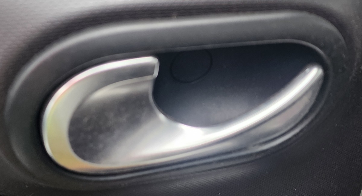 4FOUR LEFT REAR HANDLE INNER