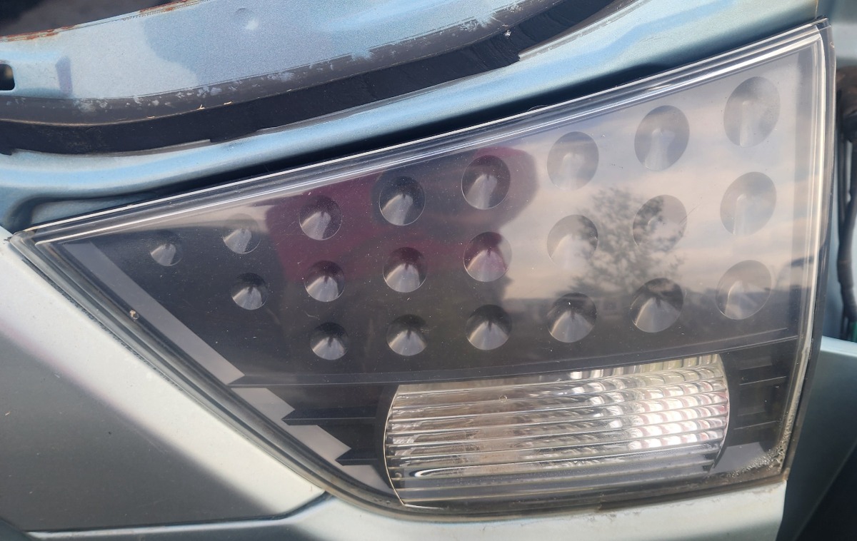 OUTLANDER RIGHT INNER TAILLIGHT