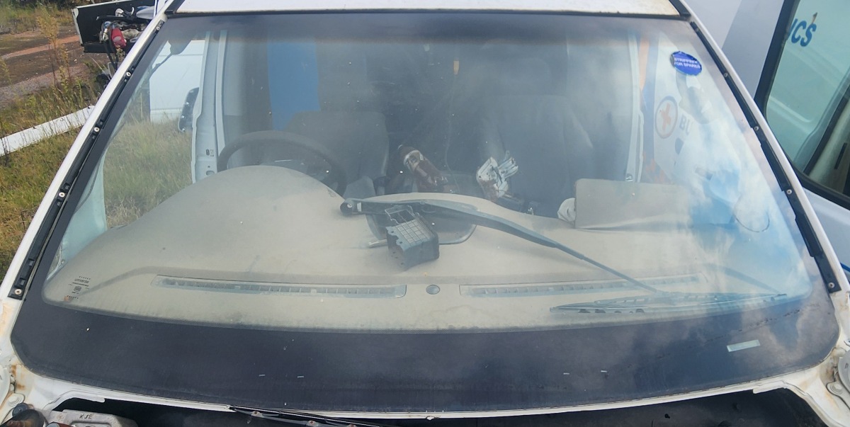 H-1 WINDSCREEN