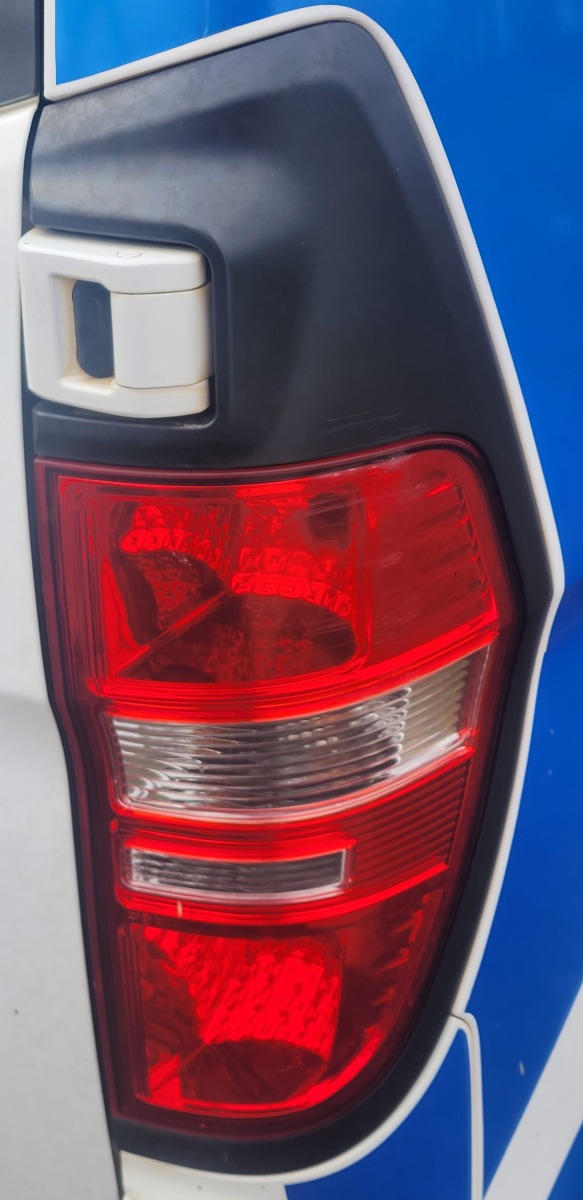 H1 RIGHT TAILLIGHT