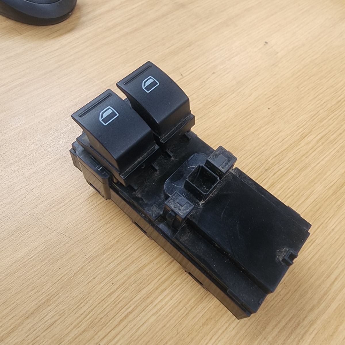 POLO MK2 VIVO DRIVER WINDOW SWITCH