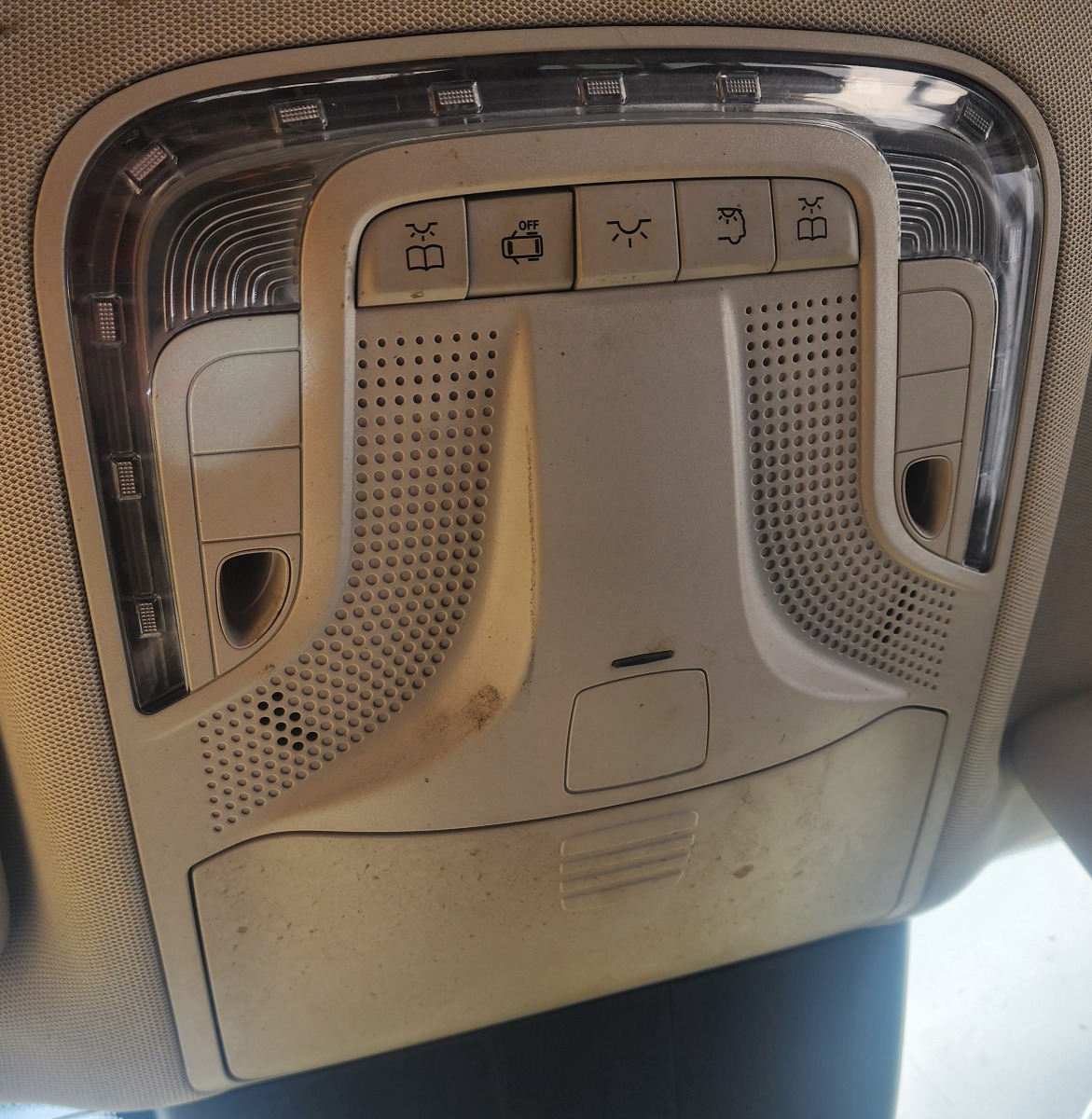 W447 FRONT DOME LIGHT