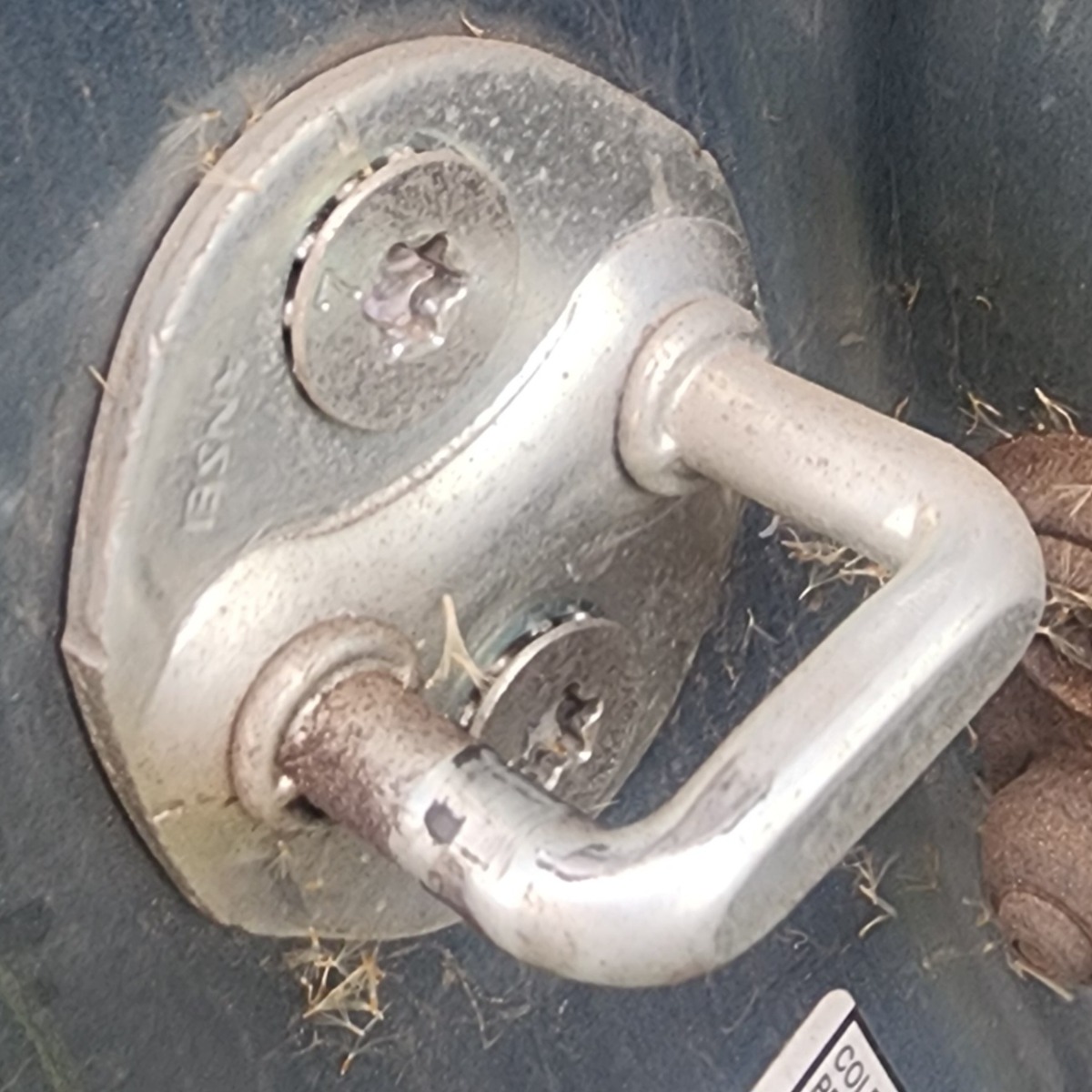OUTALNDER RIGHT FRONT DOOR STRIKER