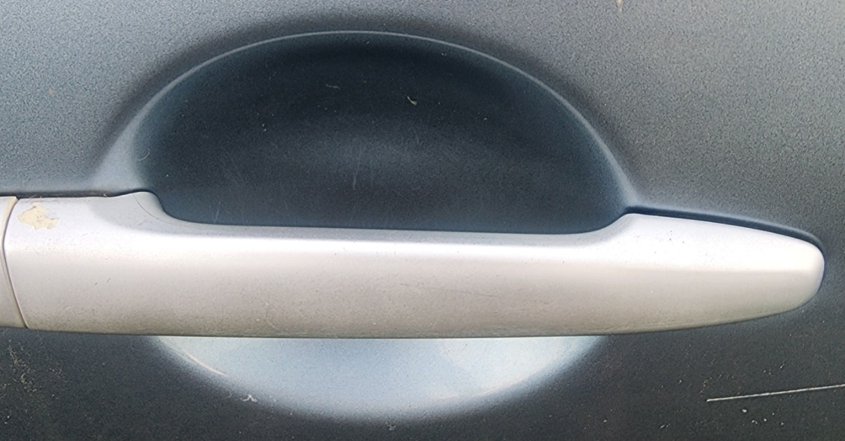 OUTLANDER RIGHT REAR HANDLE