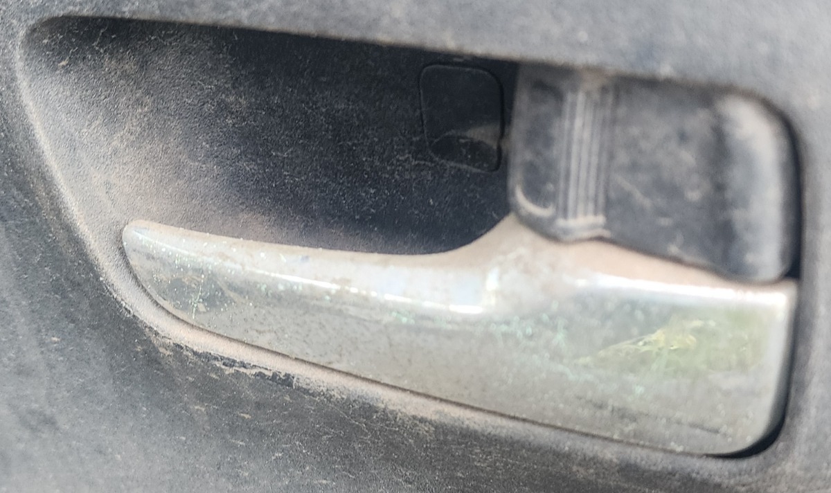 OUTLANDER RIGHT REAR INNER HANDLE